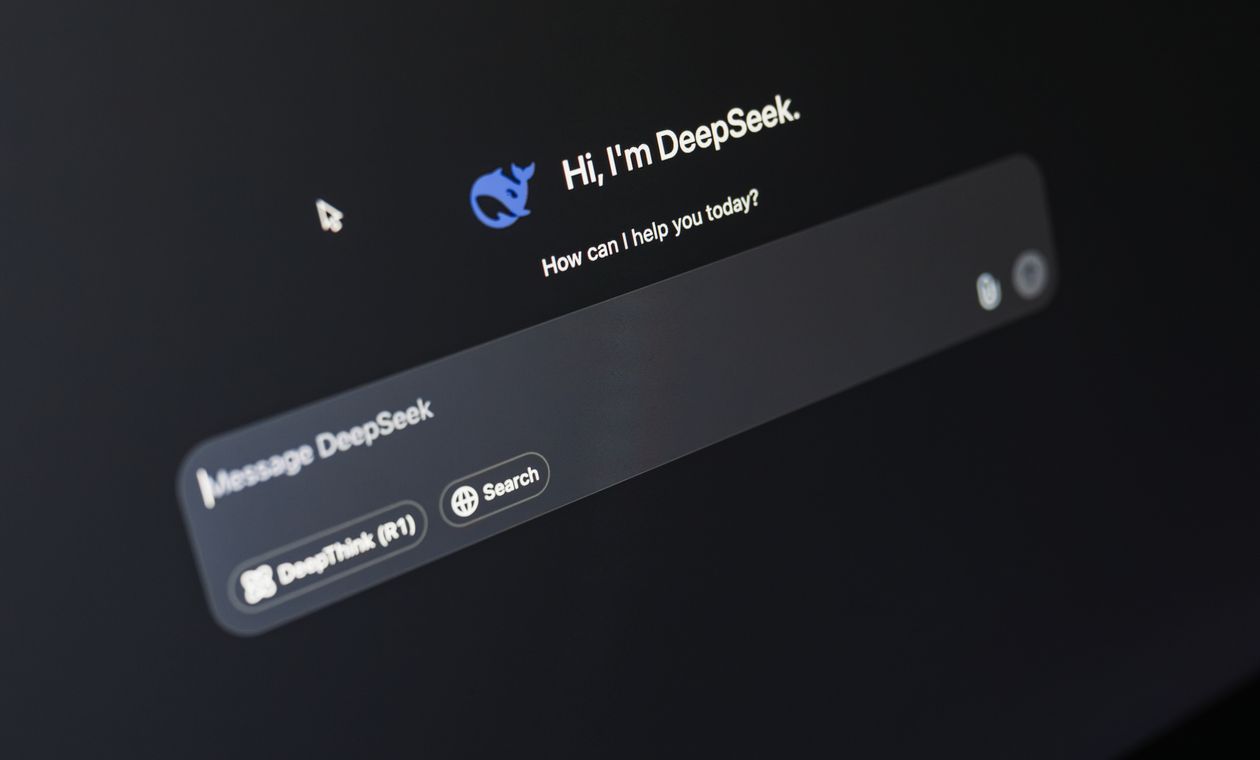 Laptop screen showing an AI chatbot, one of the best AI tools for everyday tasks